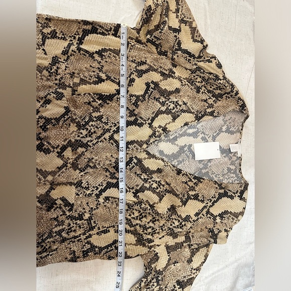 H&M Maxi Dress in Cream and Gray ๐๐๐ - Picture 7 of 12